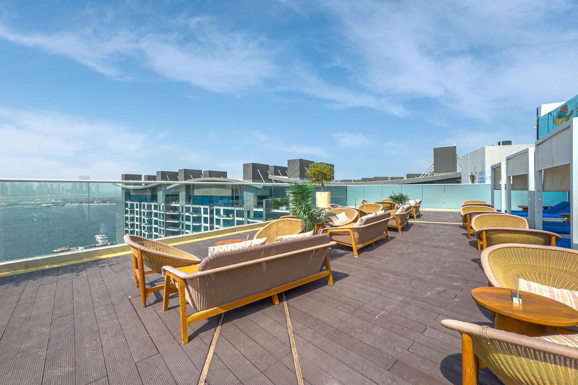 Sea View I Access I Pool With Bar * Dubai