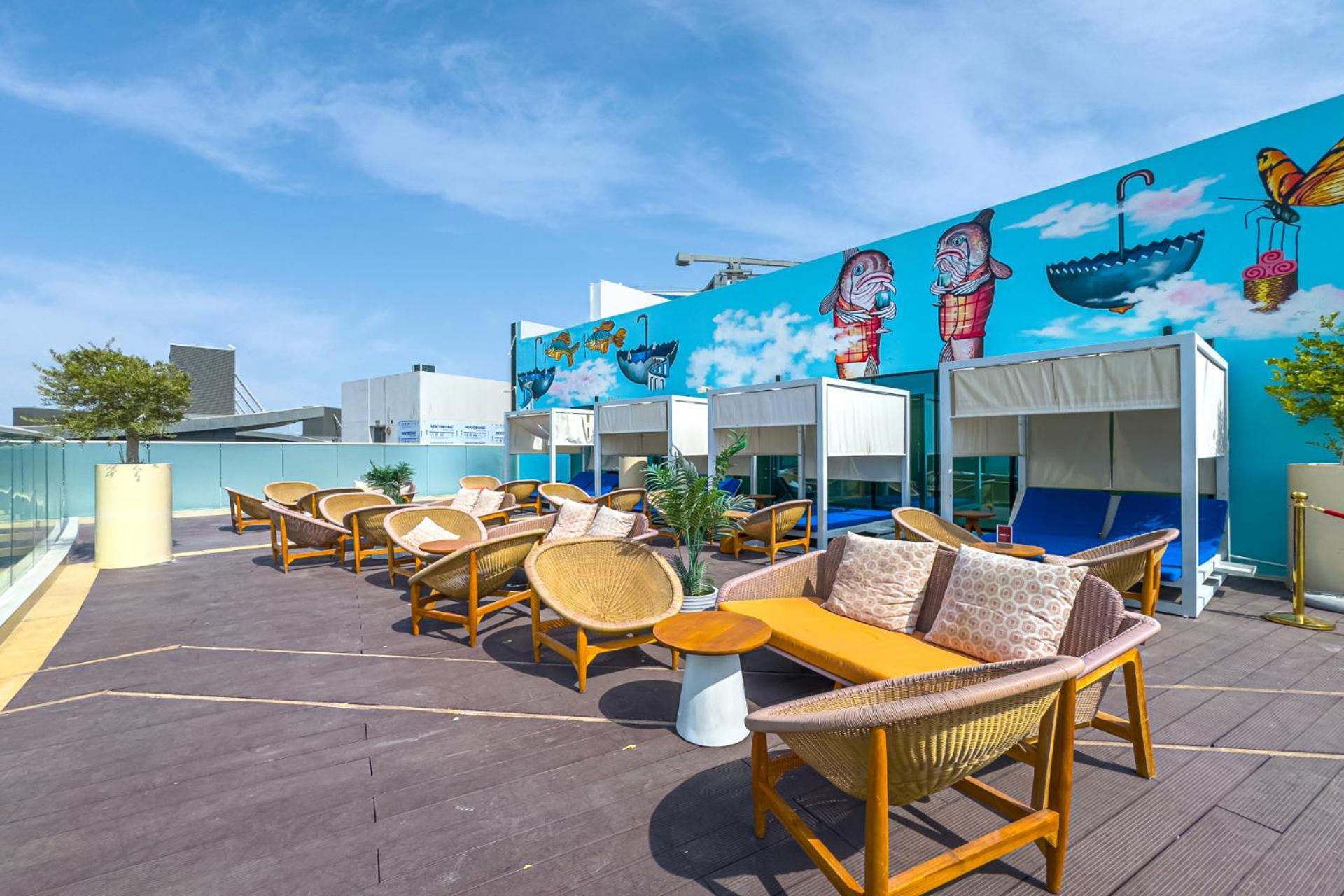 Sea View I Access I Pool With Bar Apartment Dubai